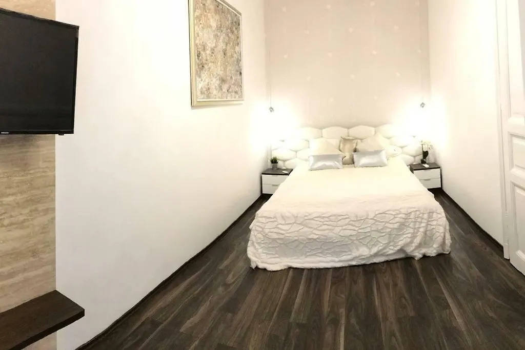 Grand Eliza 3Bedroom Luxury Apt At Blaha Budapest 0*,