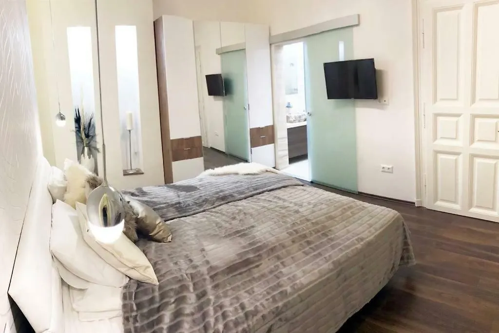 Grand Eliza 3Bedroom Luxury Apt At Blaha Budapest