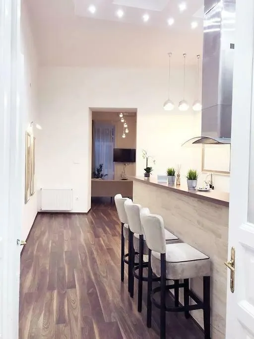 Apartment Grand Eliza 3Bedroom Luxury Apt At Blaha Budapest