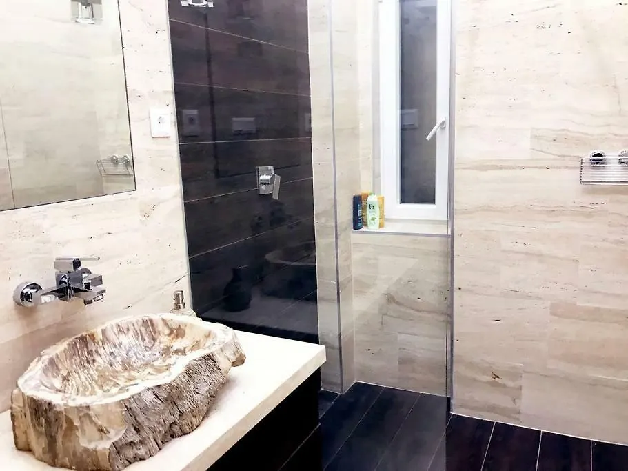 Grand Eliza 3Bedroom Luxury Apt At Blaha Budapest 0*,