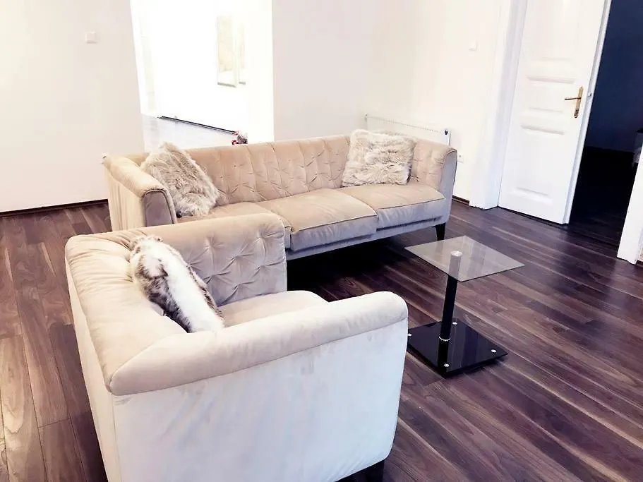 Apartment Grand Eliza 3Bedroom Luxury Apt At Blaha Budapest