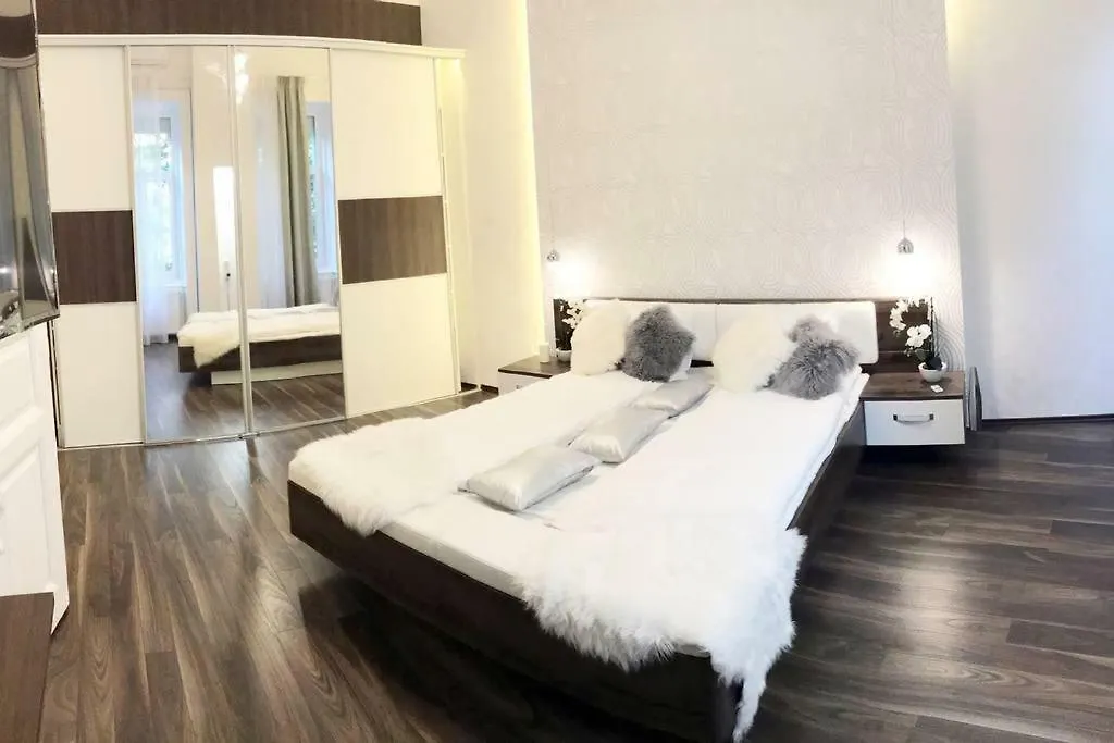 Grand Eliza 3Bedroom Luxury Apt At Blaha Budapest