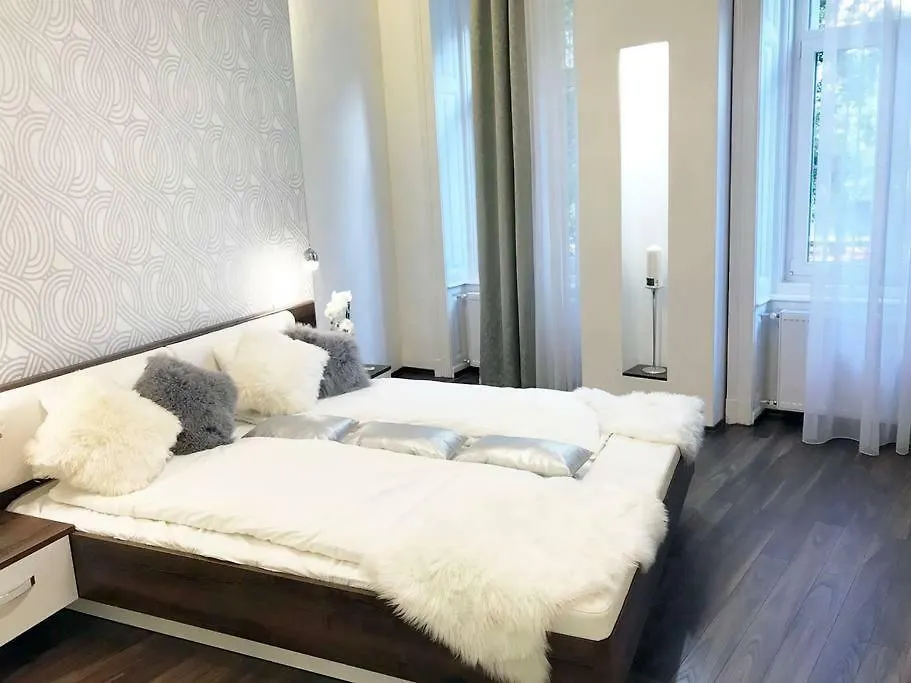 Apartment Grand Eliza 3Bedroom Luxury Apt At Blaha Budapest Hungary